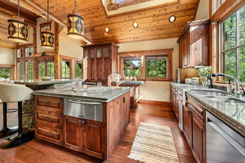 $3,395,000 | 8401 Jake Teeter Drive, Truckee, CA 96161