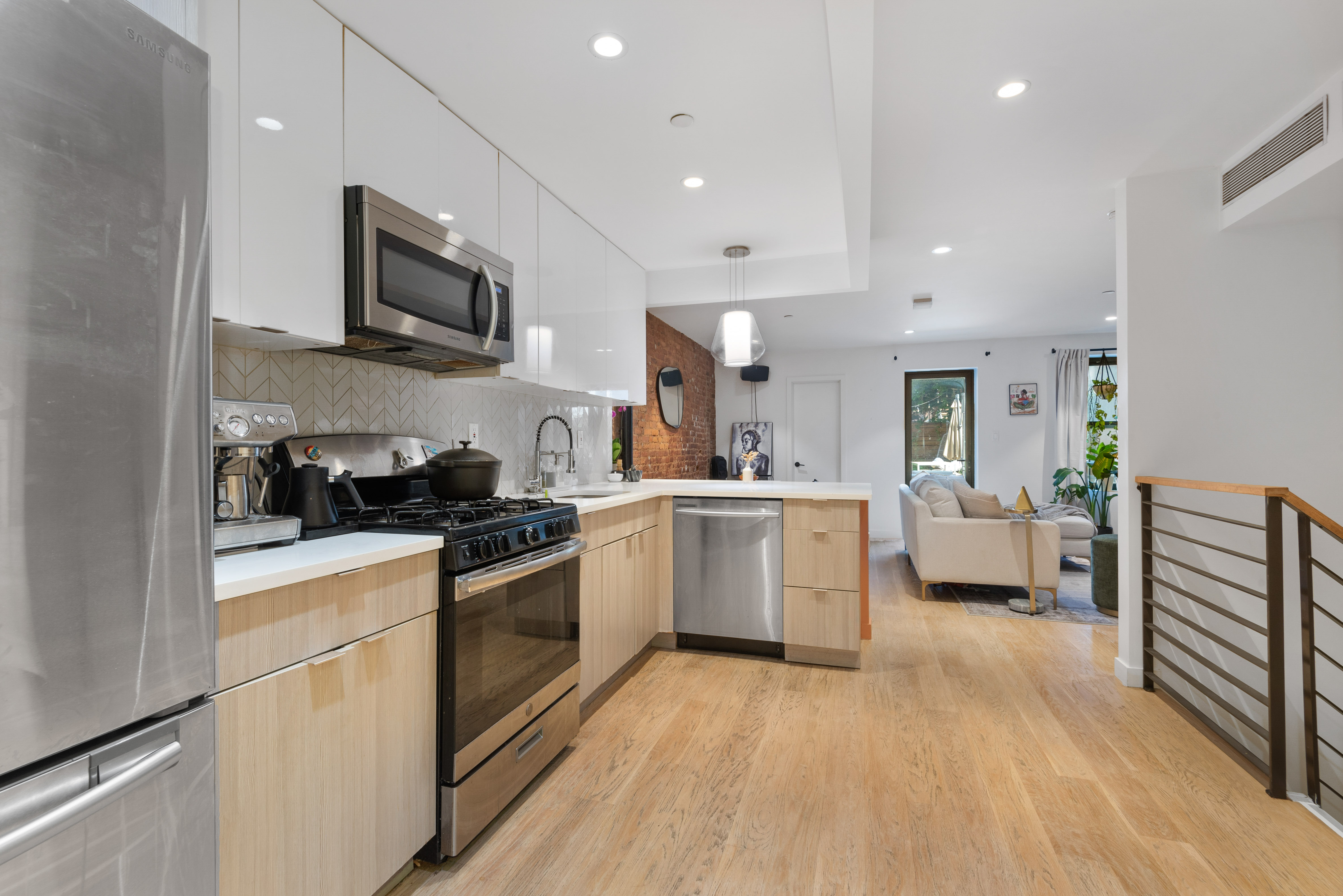 667 Putnam Avenue, Unit 1 Brooklyn, NY 11221 - Photo 2 of 11