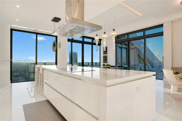 $5,799,900 | 88 Southwest 7th Street, Unit PH4303, Miami, FL 33130