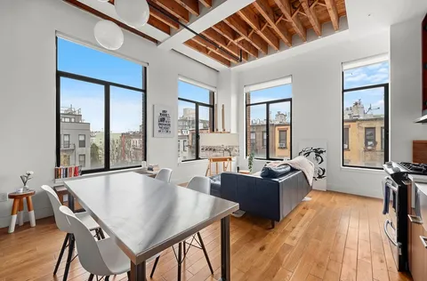 $6,800 | 139 North 10th Street, Unit 2A | Williamsburg