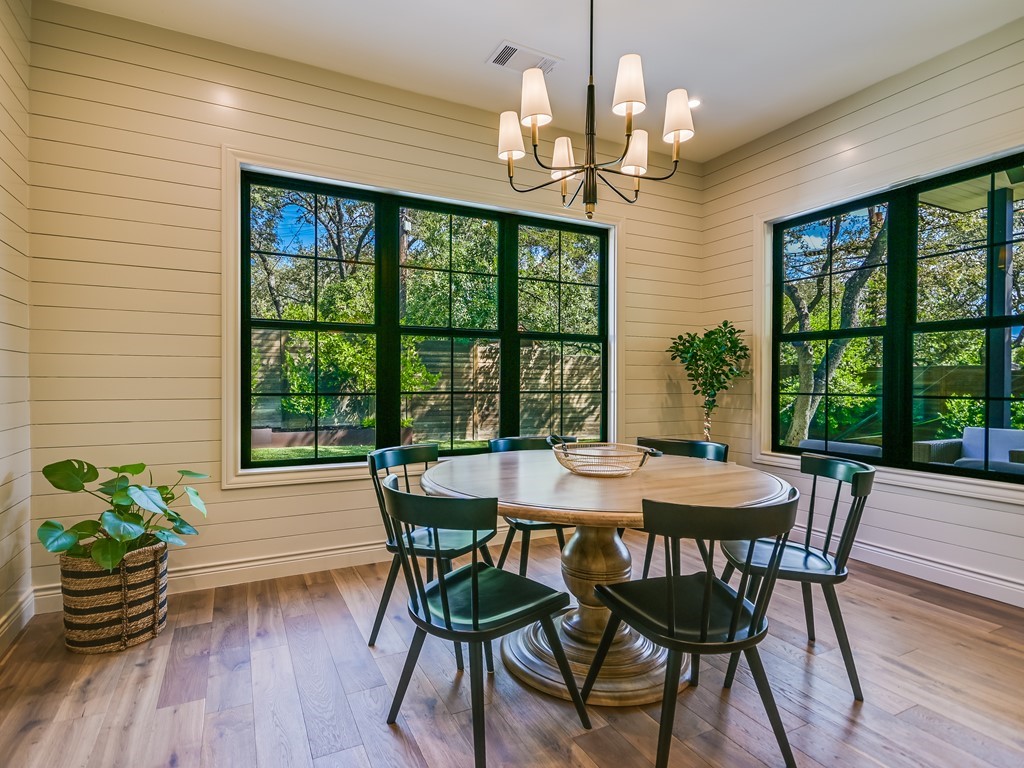 4102 Deepwoods Drive Austin, TX 78731 - Photo 7 of 29