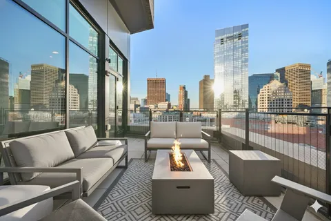 $2,250,000 | 580 Washington Street, Unit PH3, Boston, MA 02111