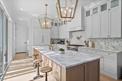 $2,100,000 | 321 12th Avenue Northeast, St. Petersburg, FL 33701