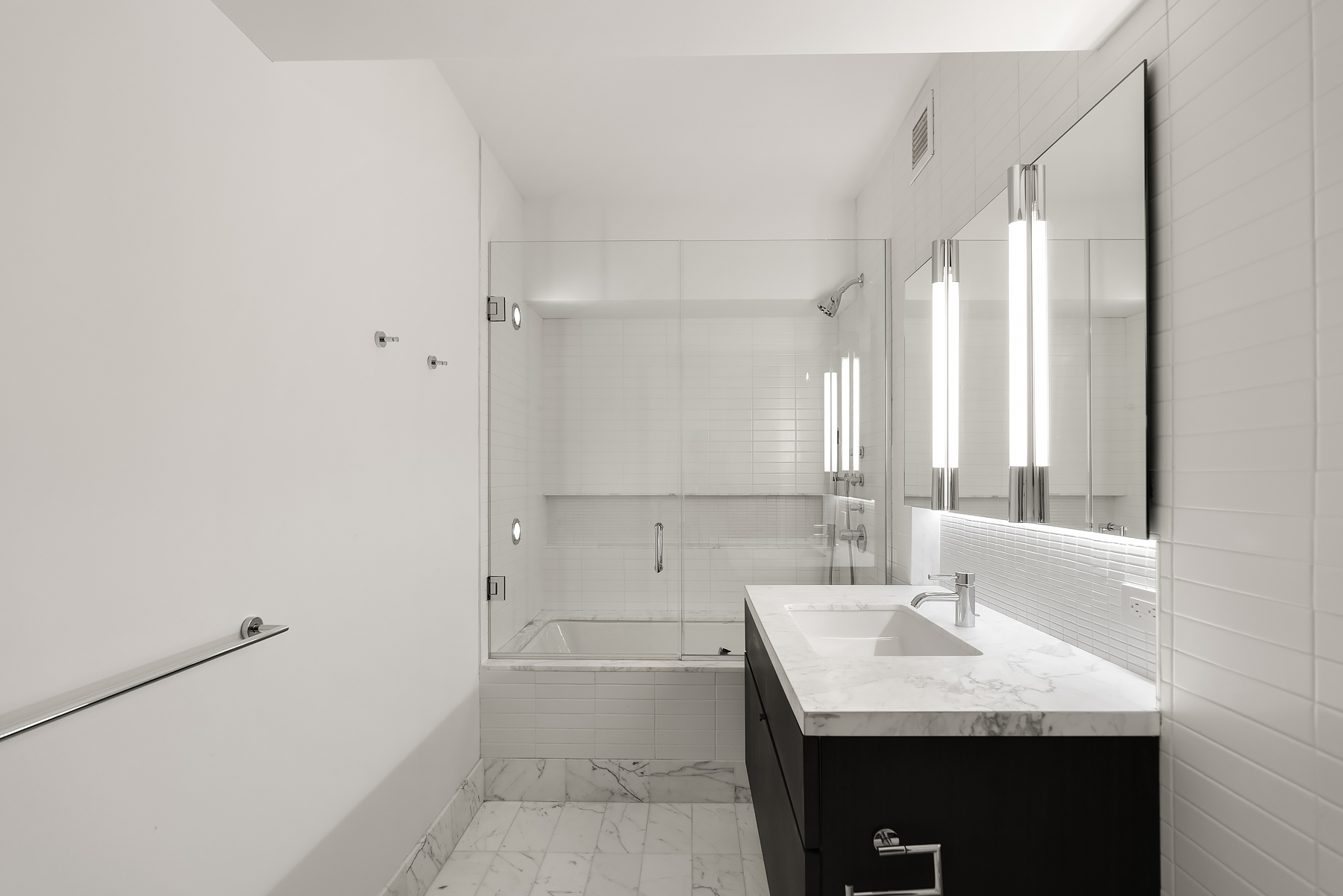 421 Hudson Street, Unit 520 Manhattan, NY 10014 - Photo 8 of 13