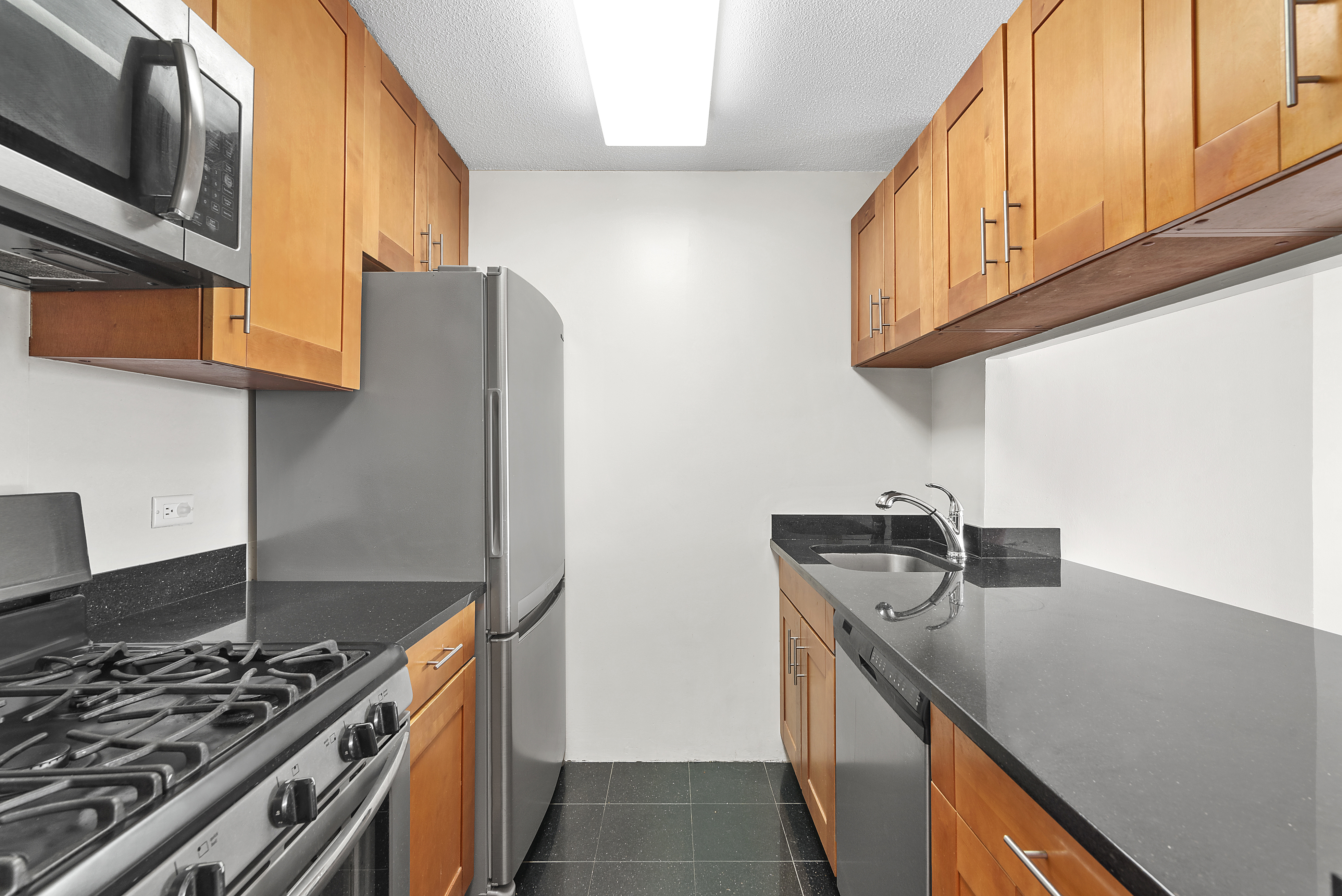 200 Rector Place, Unit 25D Manhattan, NY 10280 - Photo 3 of 15