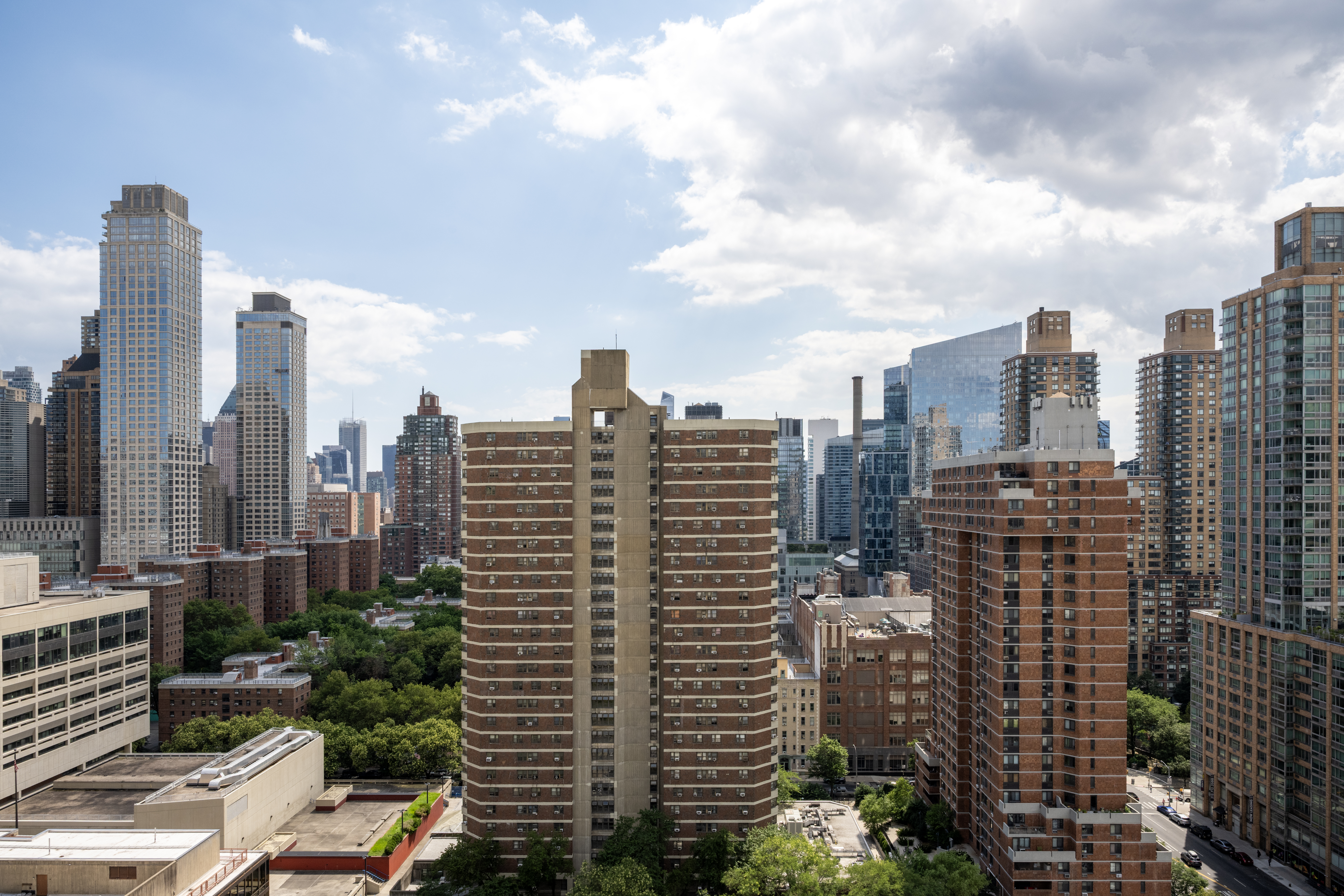 140 West End Avenue, Unit 24D Manhattan, NY 10023 - Photo 10 of 16 a view of a city with tall buildings