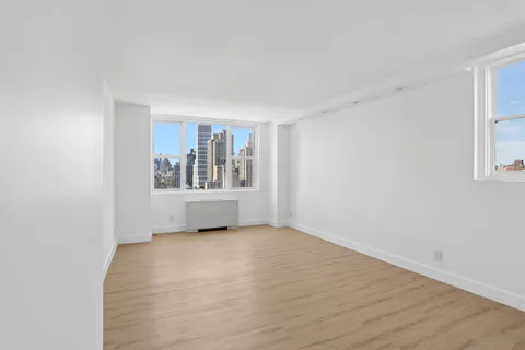 $1,300,000 | 444 East 86th Street, Unit 20B | Upper East Side