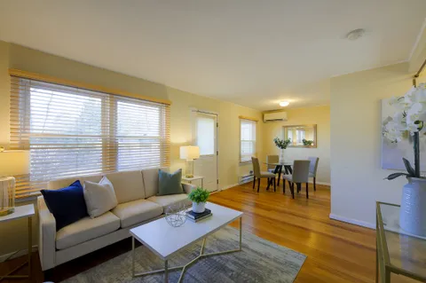 $200,000 | 8 L Southway, Greenbelt, MD 20770