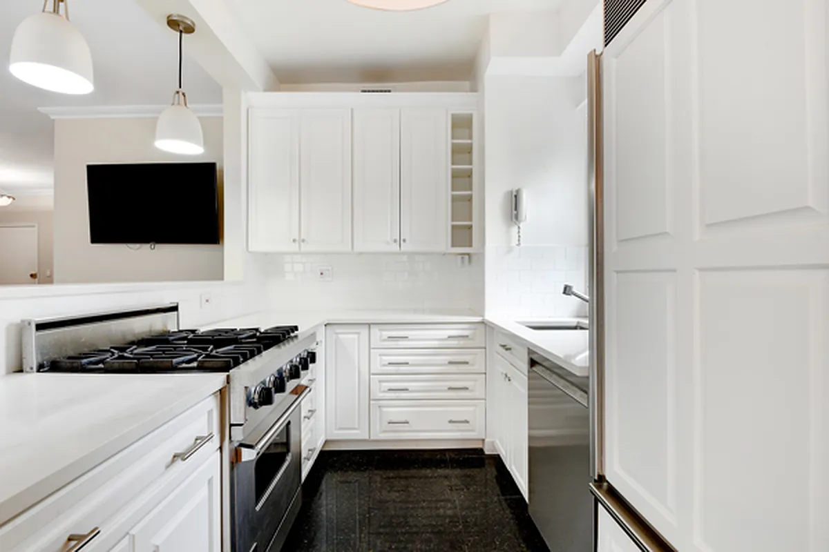 58 West 58th Street, Unit 25E Manhattan, NY 10019 - Photo 5 of 16