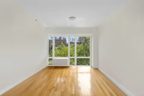 $1,575,000 | 454 West 54th Street, Unit 3P | Hell's Kitchen