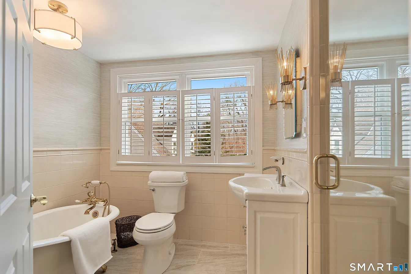 9 Point O Woods Road South Darien, CT 06820 - Photo 26 of 39