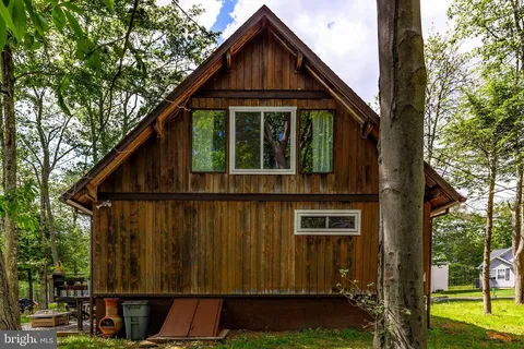 $359,000 | 214 Coach Road, Tobyhanna, PA 18466