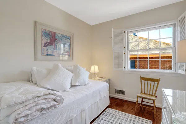 $900,000 | 402 2nd Street, Alexandria, VA 22314