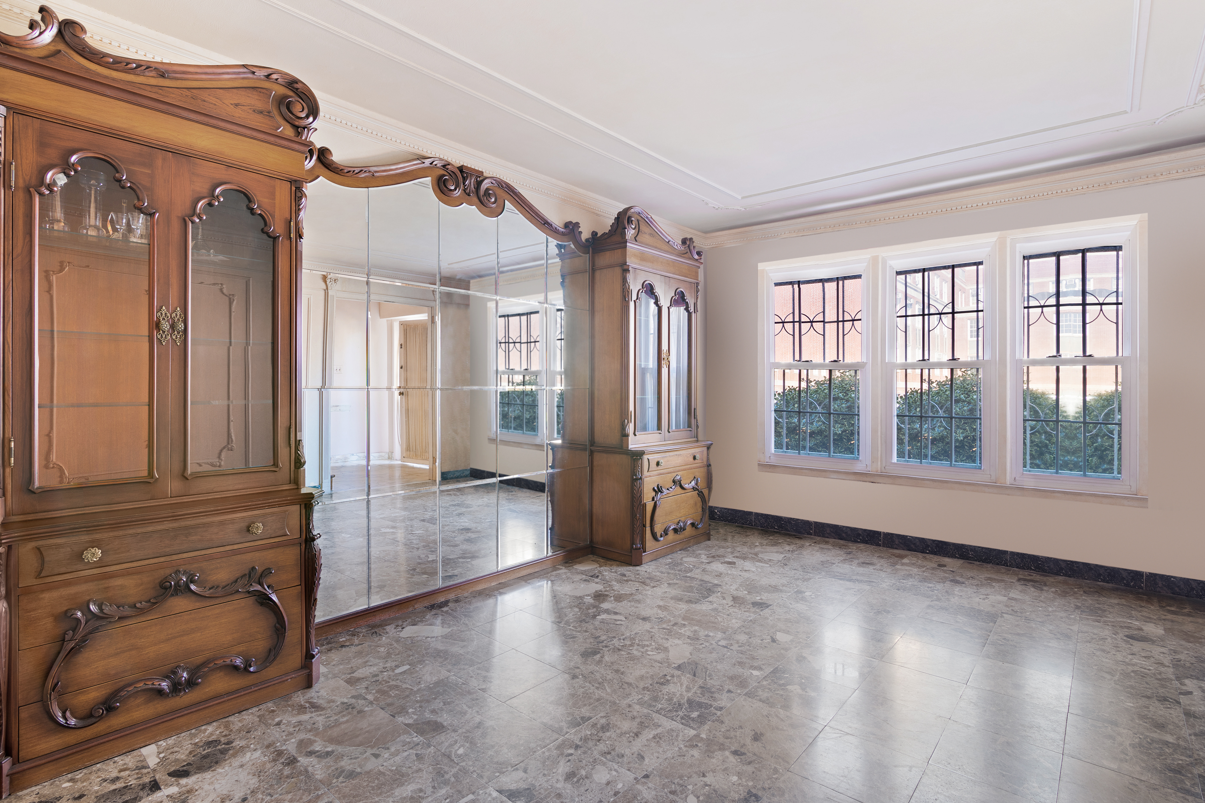 28 Shore Rd Lane Brooklyn, NY 11209 - Photo 2 of 19