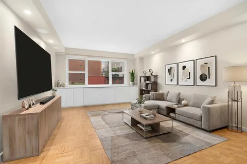 $1,200,000 | 101 West 12th Street, Unit 5K | West Village