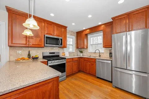 Contact Agent | 14 South Duke Street, Rockville, MD 20850