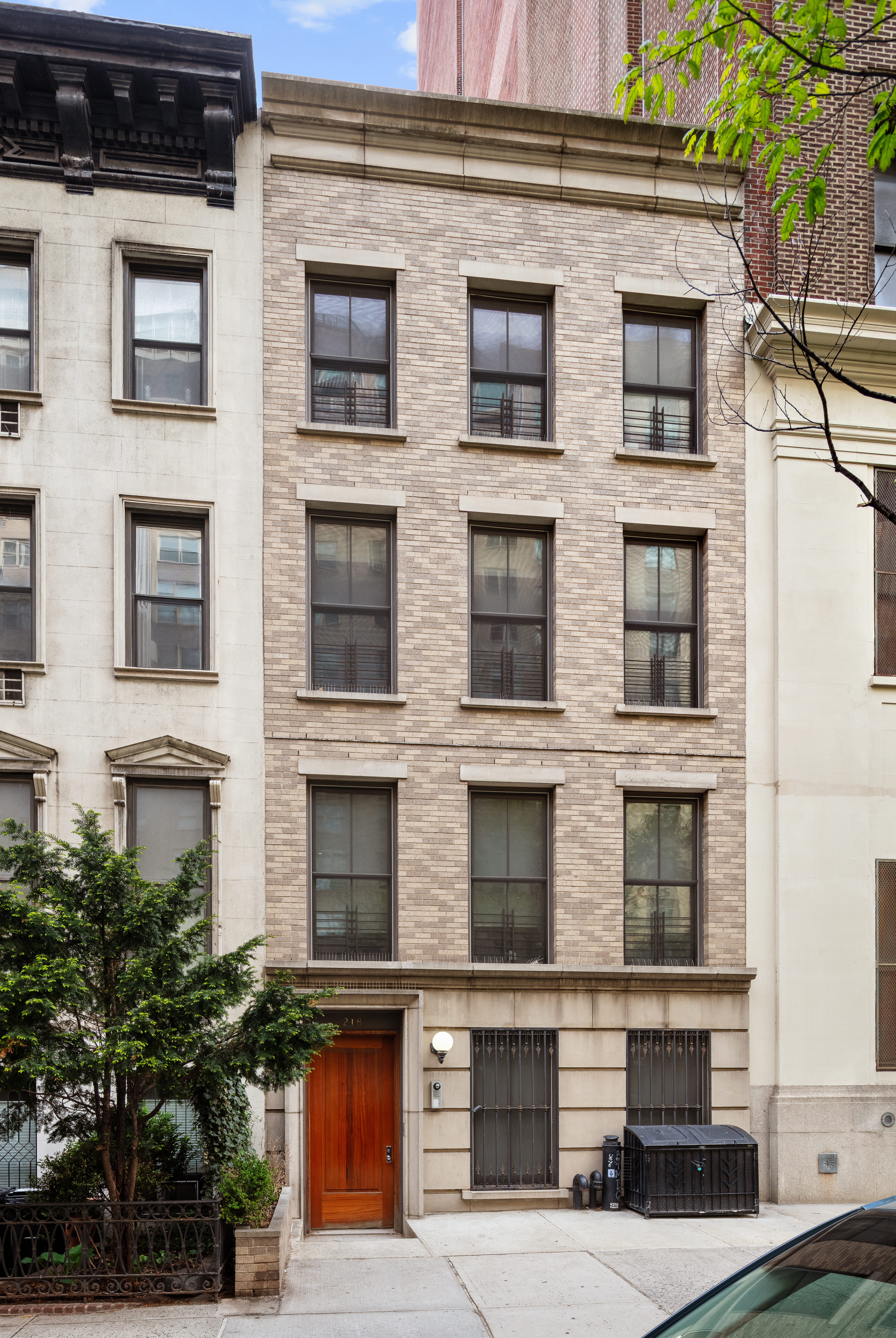 218 East 79th Street Manhattan, NY 10075 - Photo 10 of 11