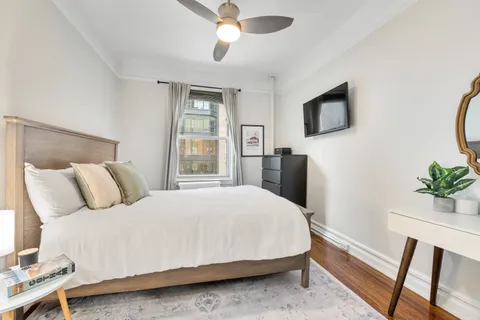 $1,500,000 | 125 West 12th Street, Unit 4D | West Village