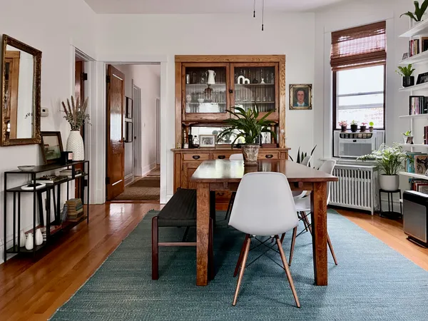 $1,200,000 | 2020 West Waveland Avenue, Chicago, IL 60618