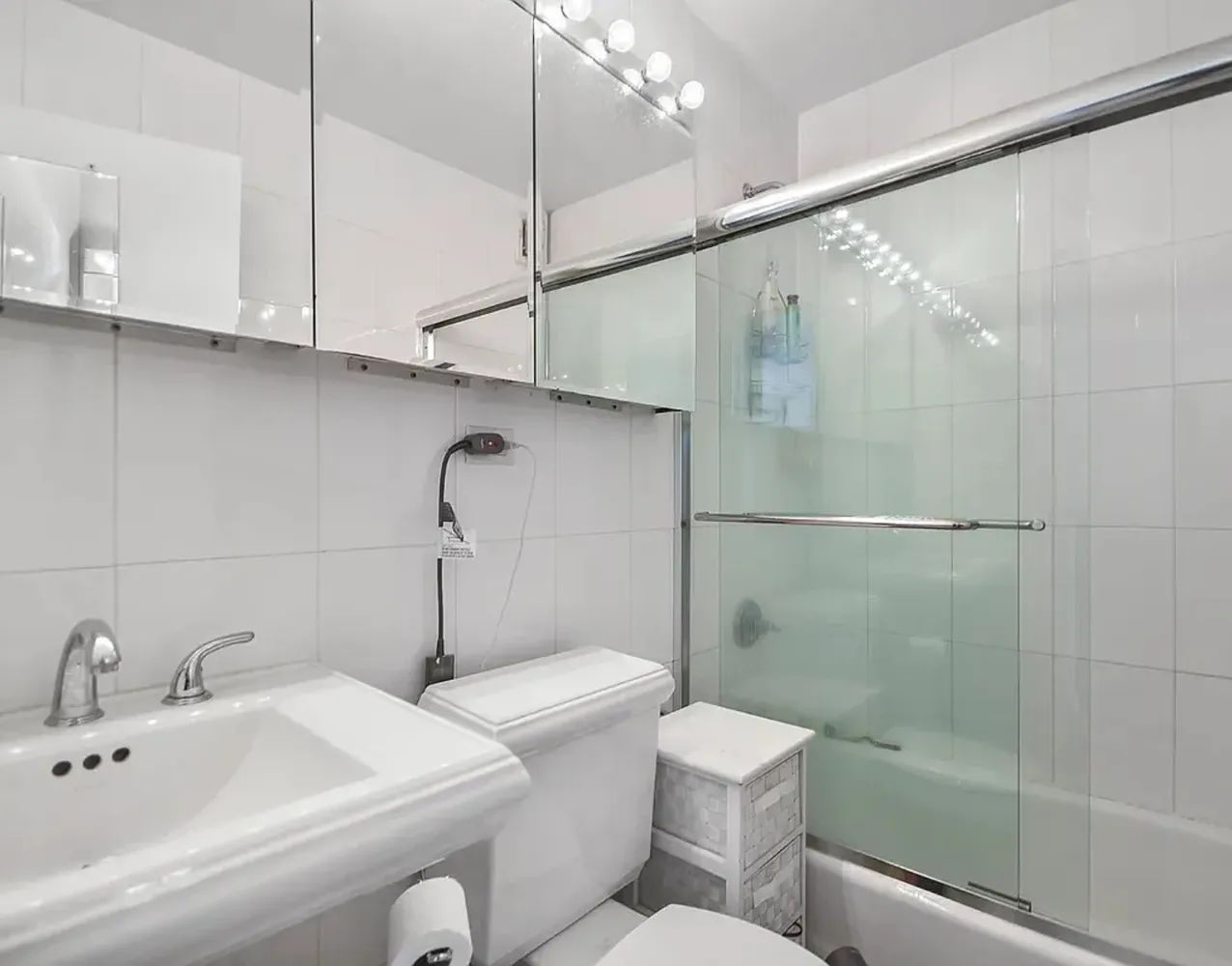 $4,400 | 301 East 79th Street, Unit 8R | Upper East Side