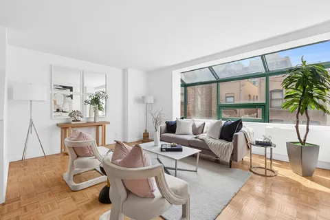 $1,750,000 | 2250 Broadway, Unit 6K | Upper West Side