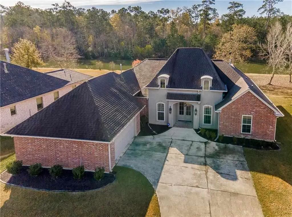 $400,000 | 688 Timberwood Loop, Madisonville, LA 70447