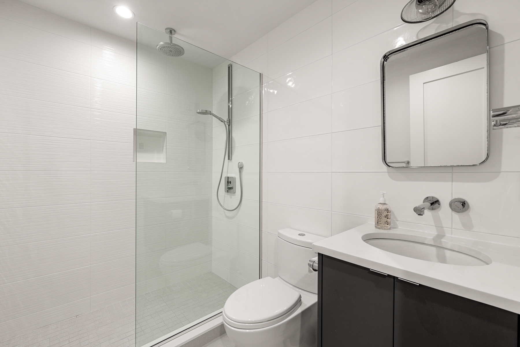 46 Clarendon Street, Unit 1 Boston, MA 02116 - Photo 33 of 44