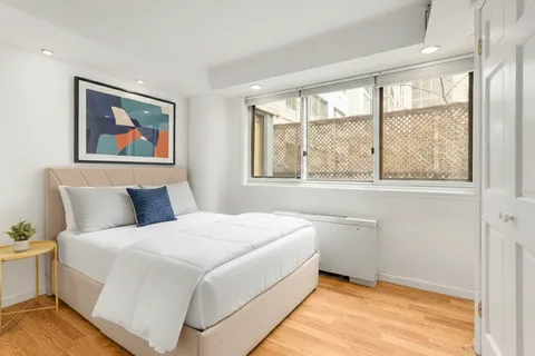 $580,000 | 401 East 65th Street, Unit 2J | Lenox Hill