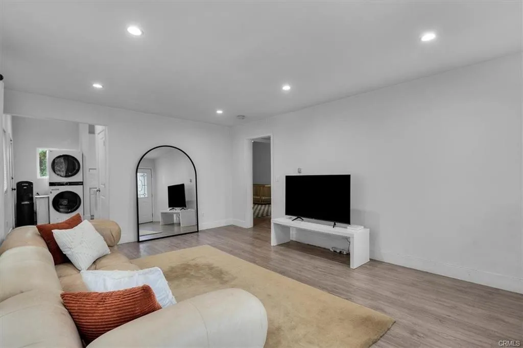 $595,000 | 354 East 111th Street, Los Angeles, CA 90061