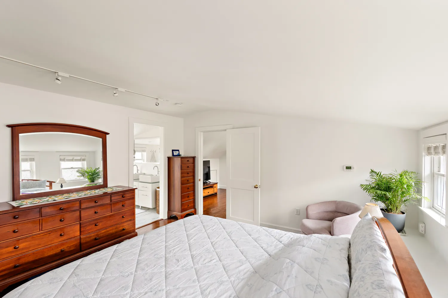 $1,500,000 | 59-61 Reservoir Street, Unit 2, Cambridge, MA 02138