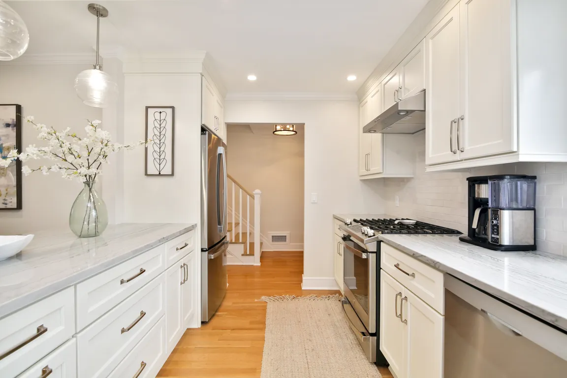 75 Cos Cob Avenue, Unit 9 Cos Cob, CT 06807 - Photo 4 of 21