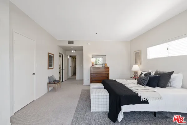 $1,138,000 | 1915 Malcolm Avenue, Unit 301, Los Angeles, CA 90025