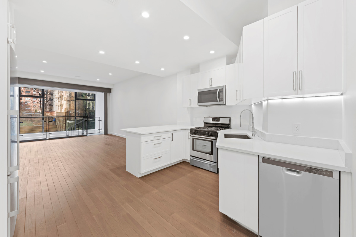 44 East End Avenue, Unit TH3 Manhattan, NY 10028 - Photo 5 of 24