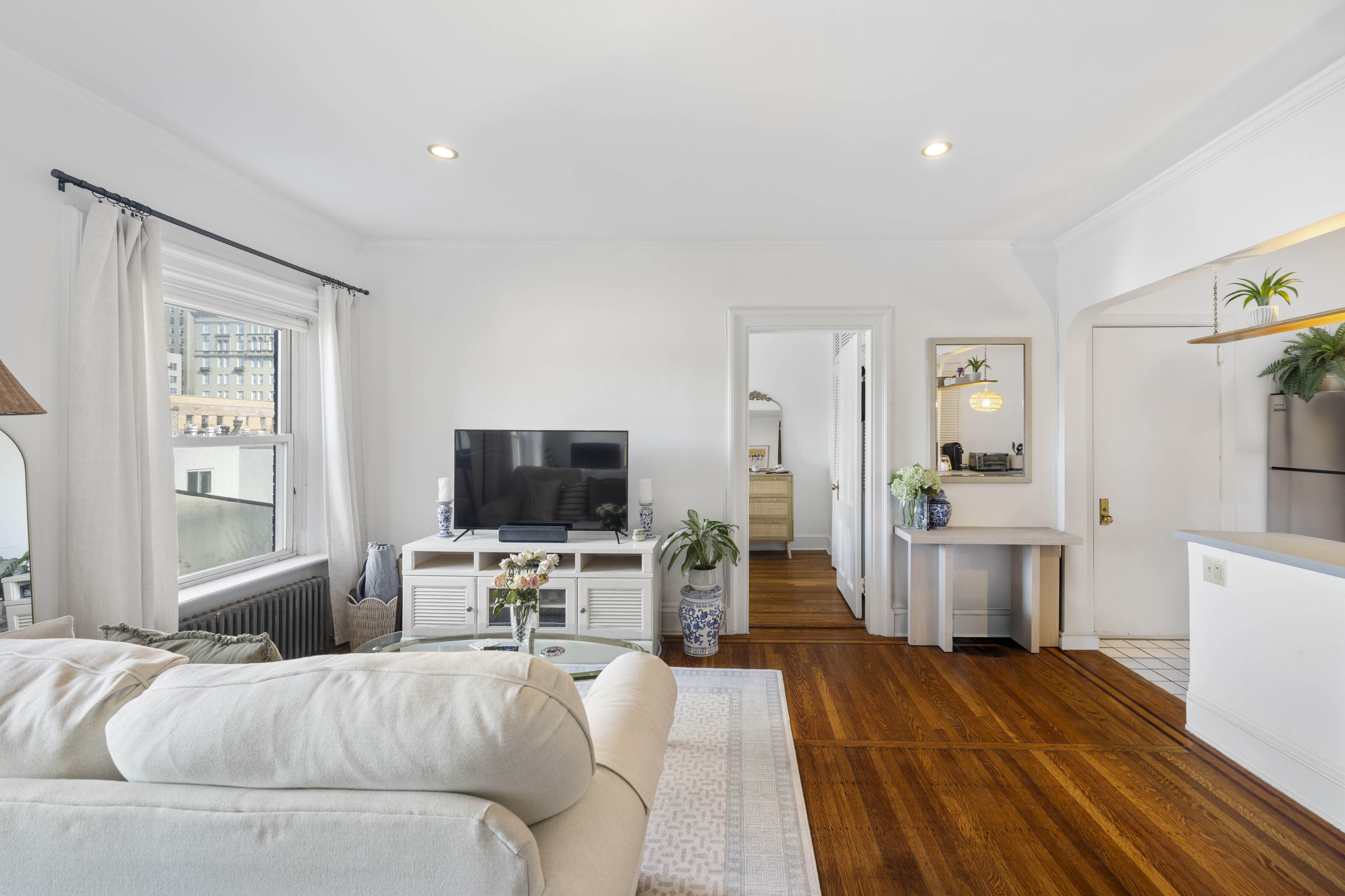 21 Monroe Place, Unit 5R Brooklyn, NY 11201 - Photo 5 of 9 Gallery Image 5