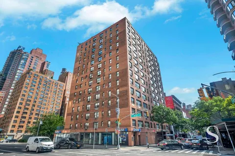 $550,000 | 301 East 62nd Street, Unit 5E | Lenox Hill