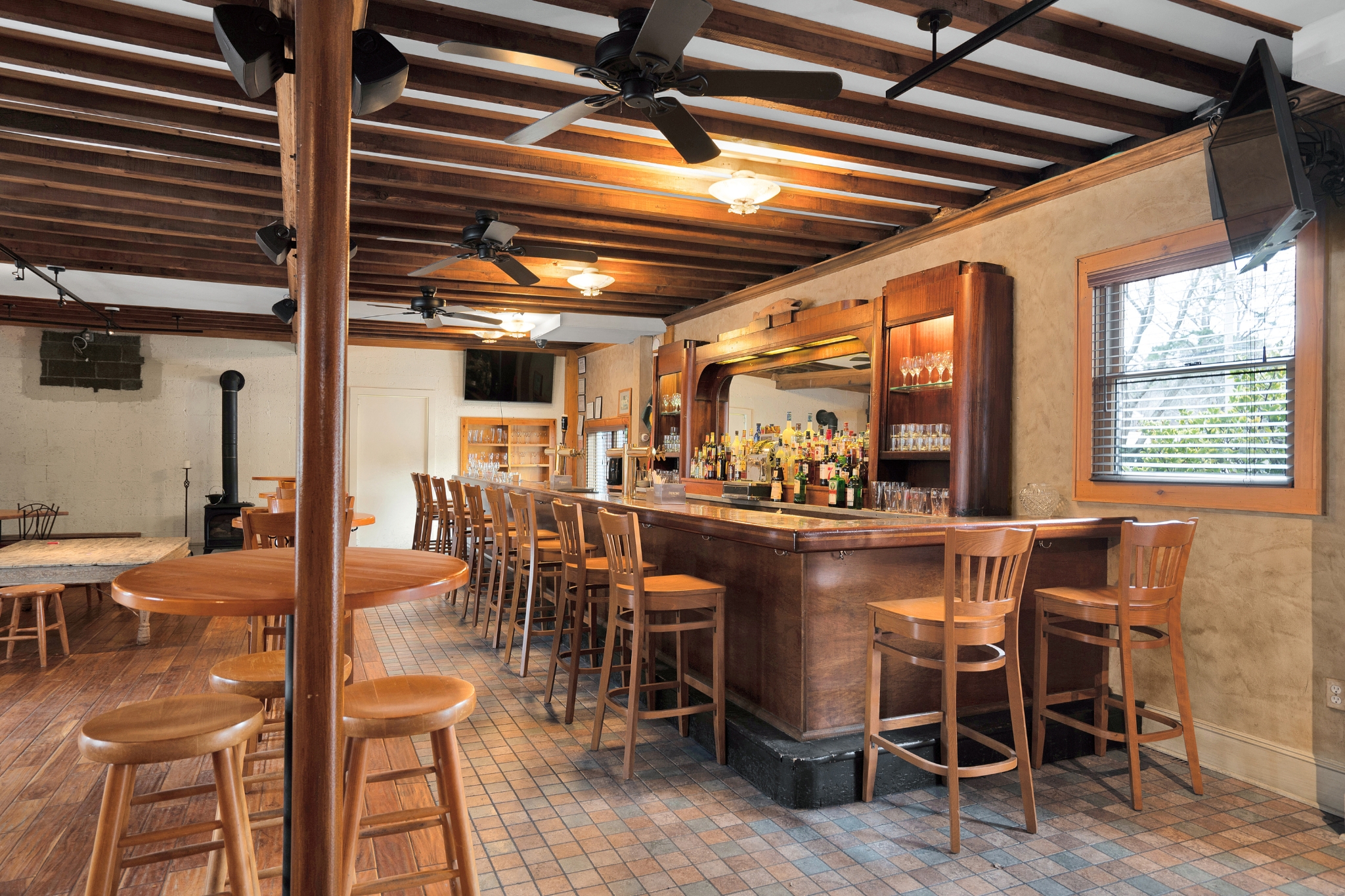 87 North Road Hampton Bays, NY 11946 - Photo 7 of 18