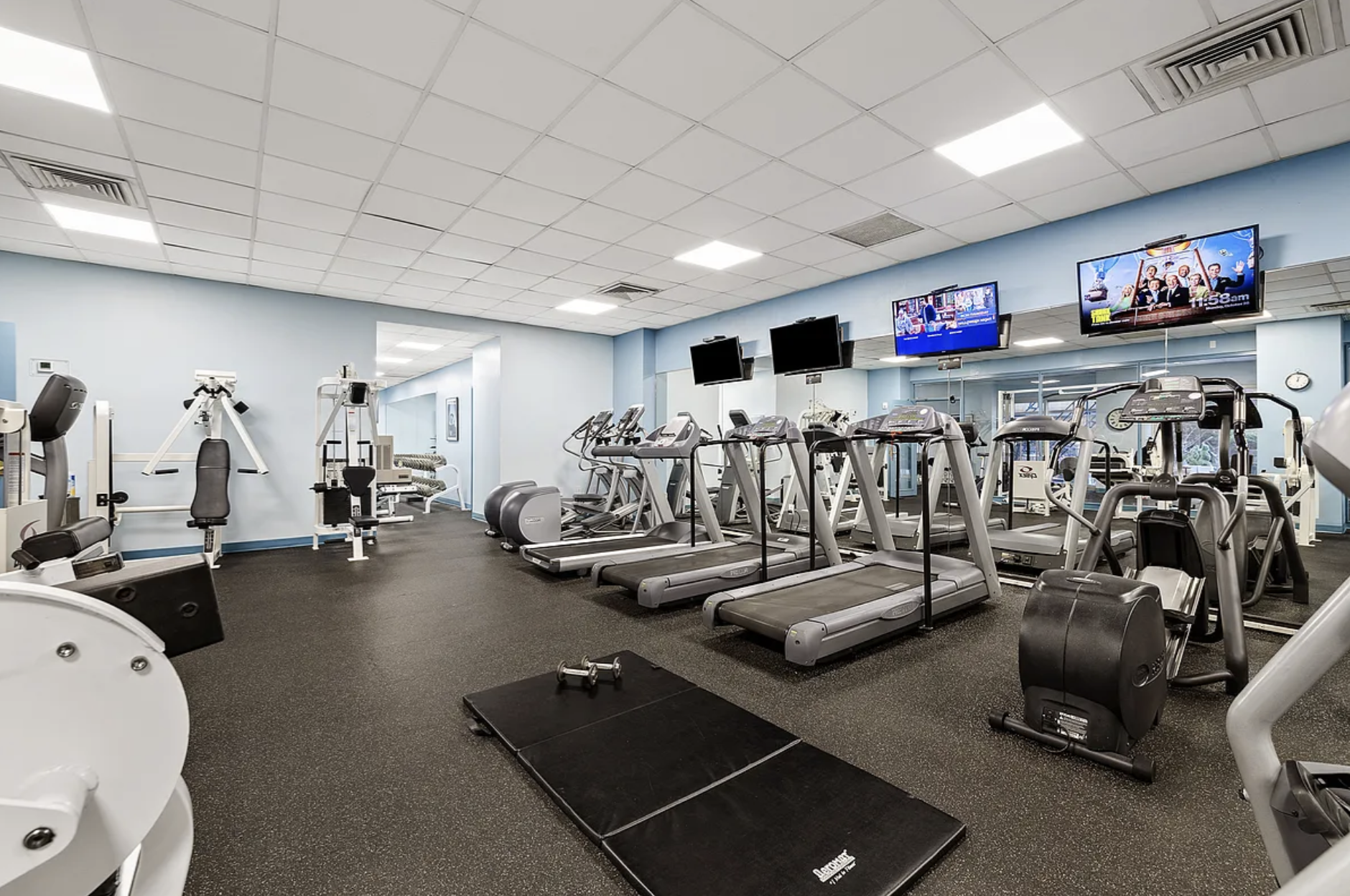 201 West 72nd Street, Unit 8A Manhattan, NY 10023 - Photo 14 of 15 a view of a room with gym equipment