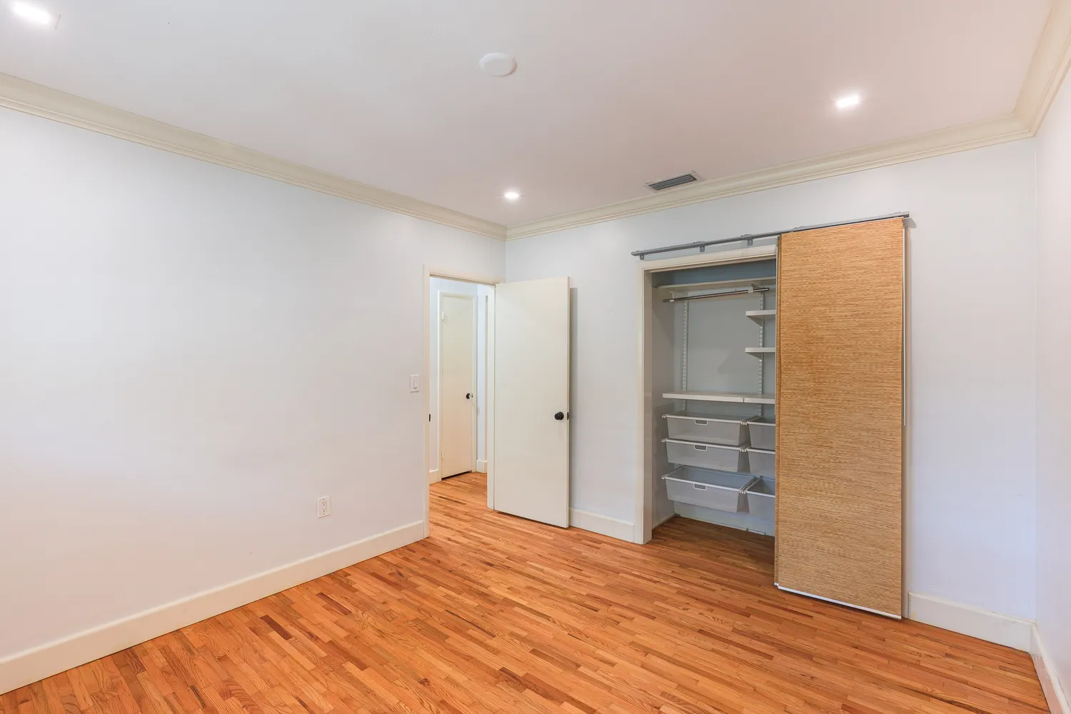 $4,350 | 3911 Ponce De Leon Boulevard, Coral Gables, FL 33134