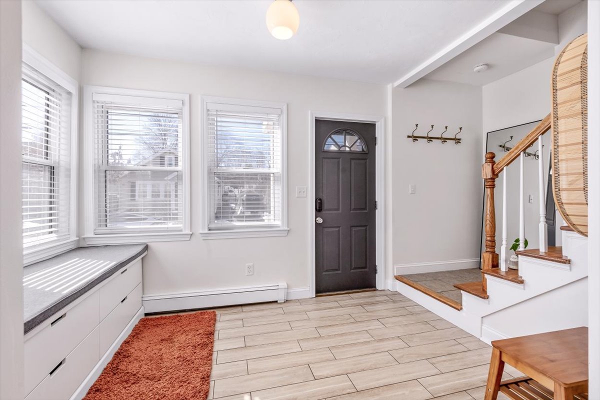 76 Fuller Road Weymouth, MA 02191 - Photo 3 of 26