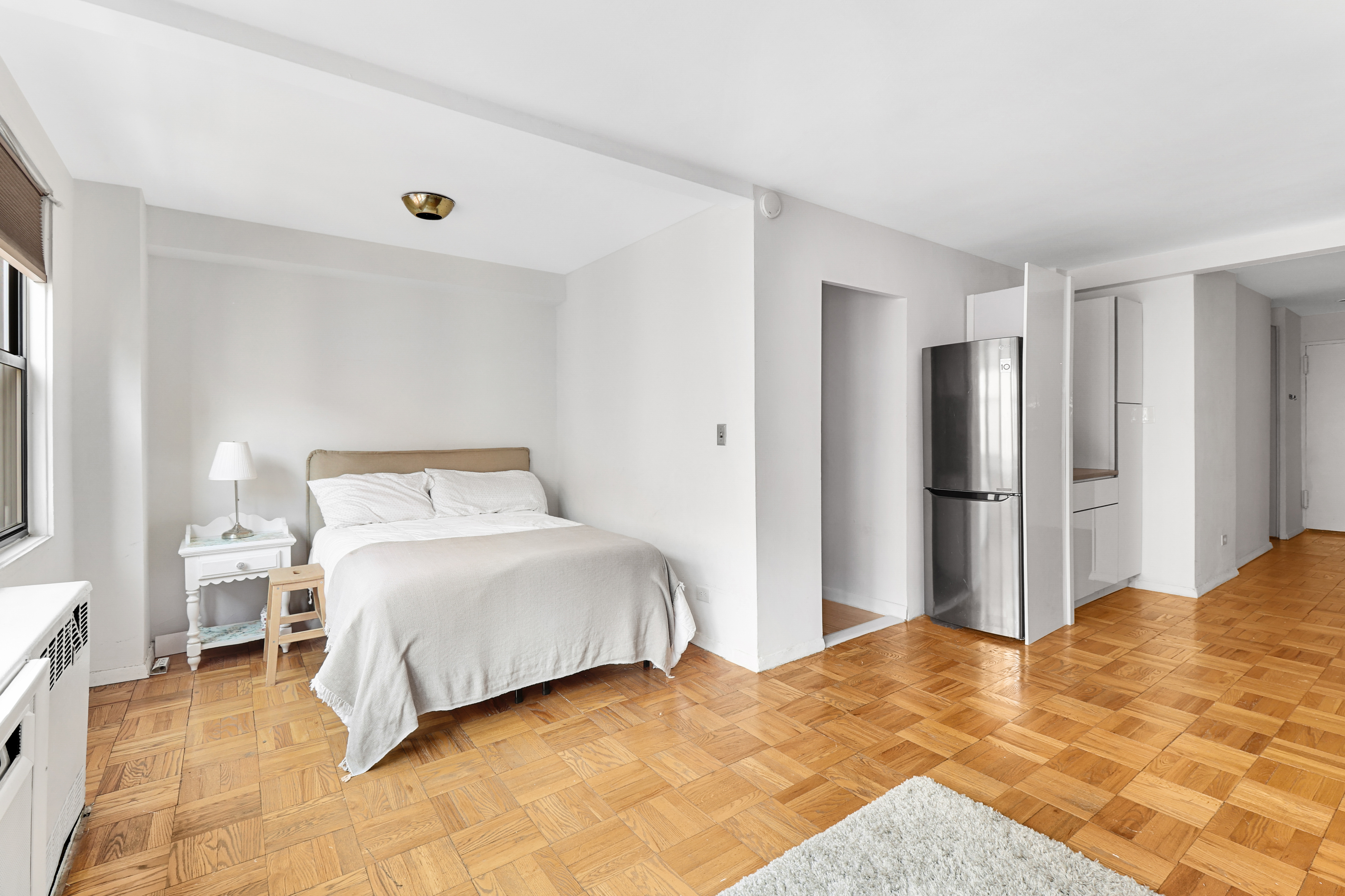 241 East 76th Street, Unit 6B Manhattan, NY 10021 - Photo 3 of 10