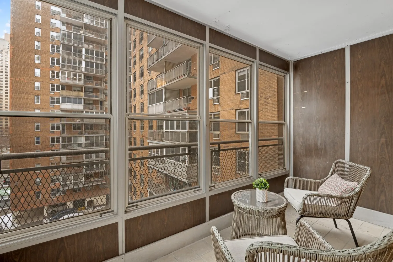 $920,000 | 303 West 66th Street, Unit 6BW | Upper West Side