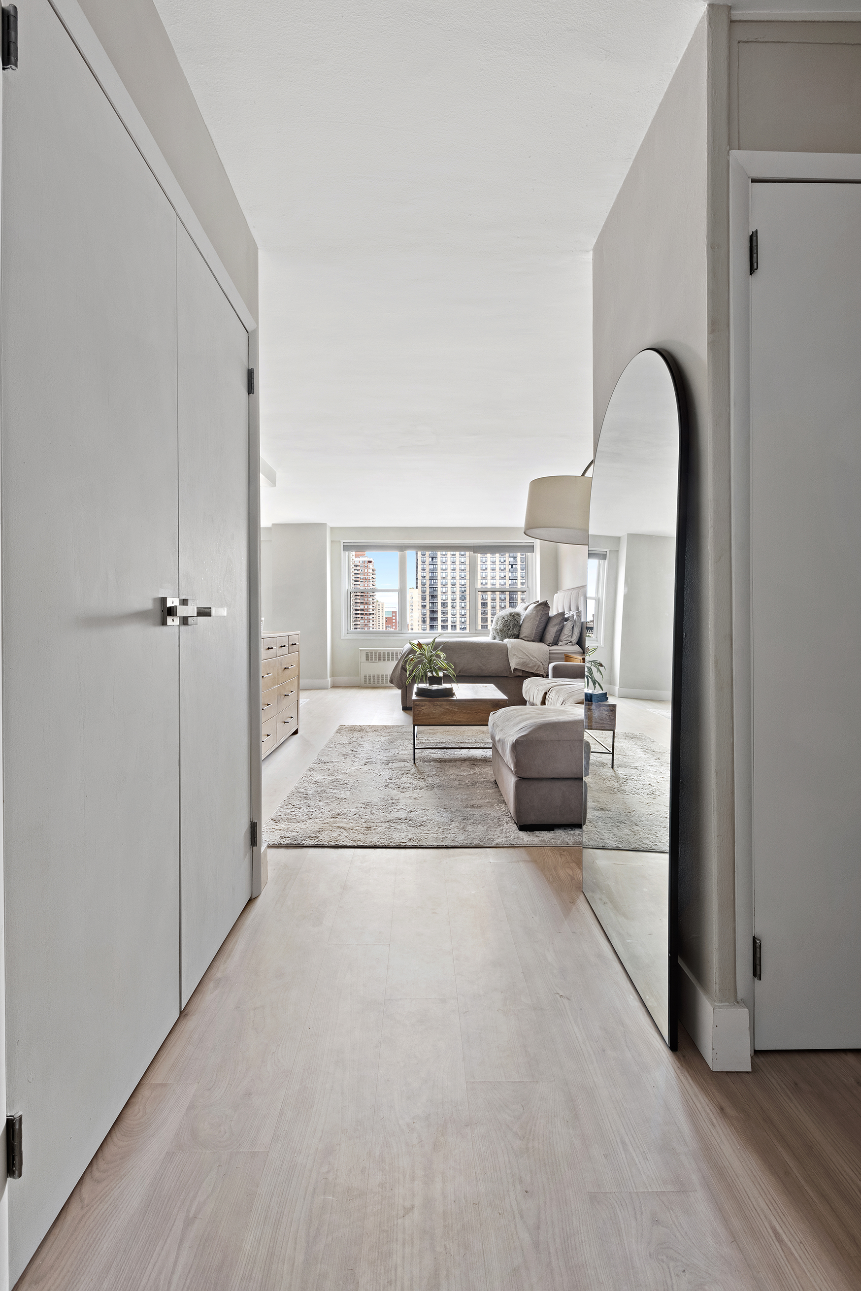 200 East 84th Street, Unit 12A Manhattan, NY 10028 - Photo 5 of 12