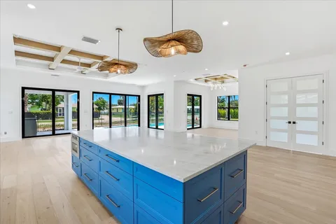 $2,999,000 | 2200 11th Street North, Naples, FL 34103