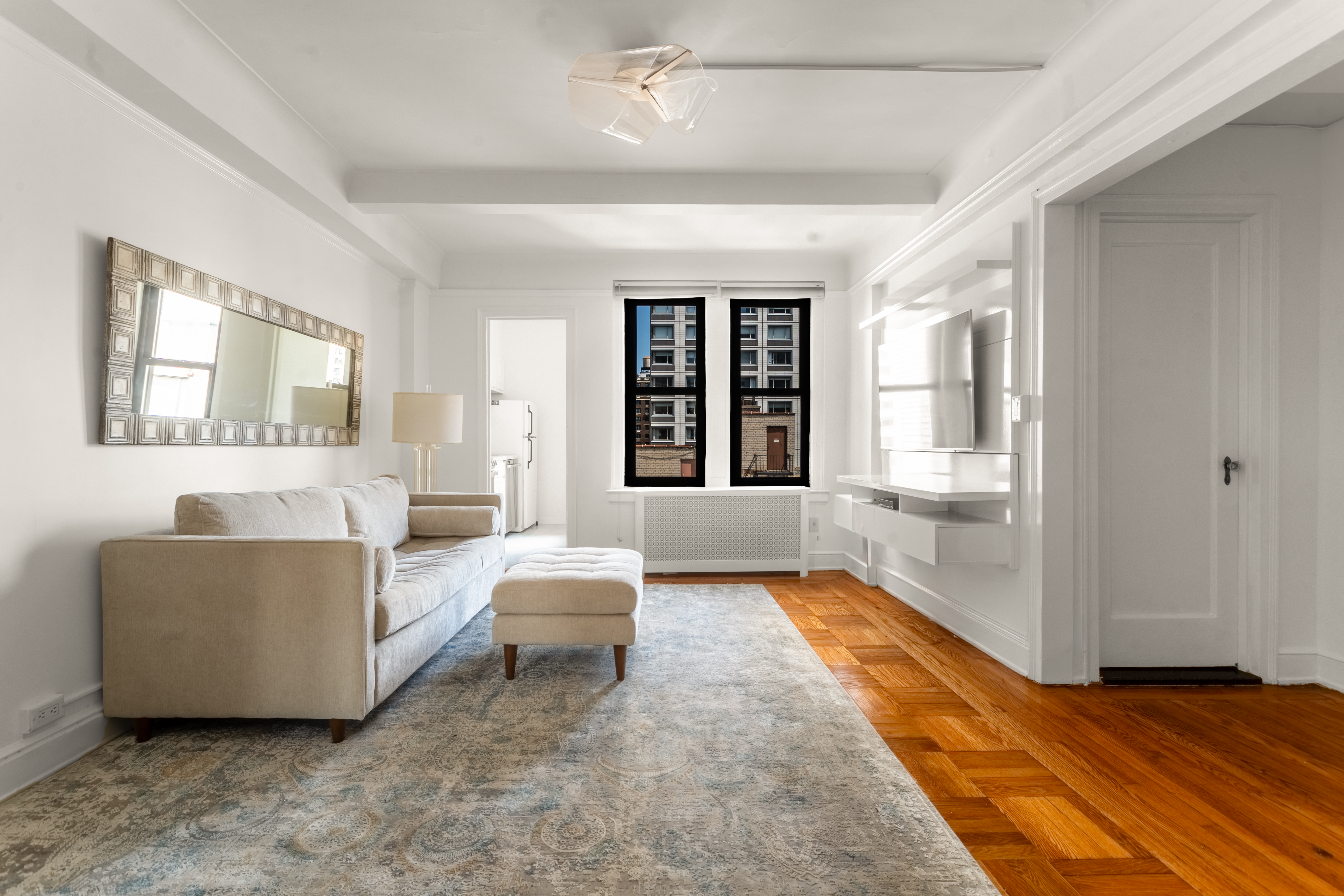 205 East 69th Street, Unit 8F Manhattan, NY 10021 - Photo 3 of 16 Gallery Image 3