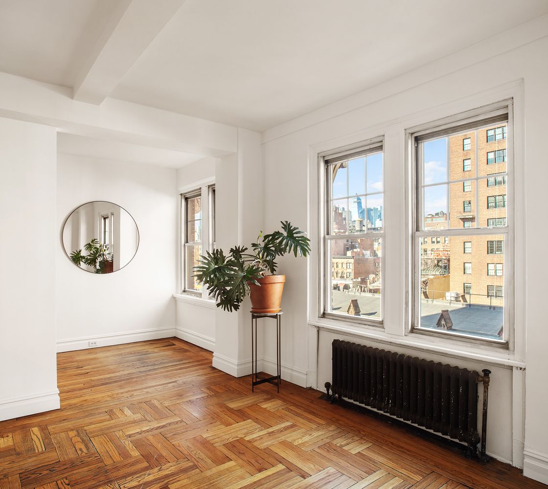 $1,525,000 | 30 5th Avenue, Unit 8G | Greenwich Village