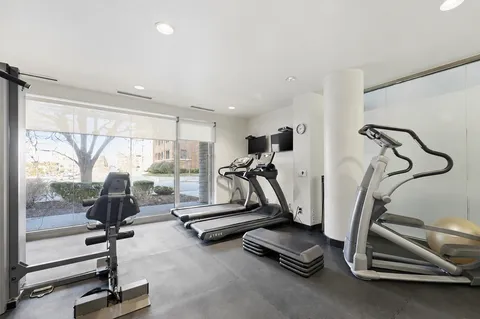 $235,000 | 803 West 48th Street, Unit 605, Kansas City, MO 64112