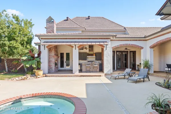 $1,100,000 | 100 Candlewood Drive, Lafayette, LA 70508