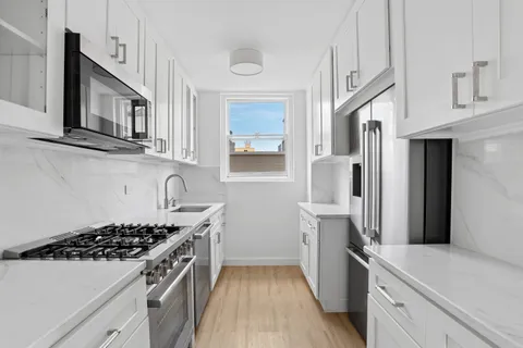 $1,300,000 | 444 East 86th Street, Unit 20B | Upper East Side