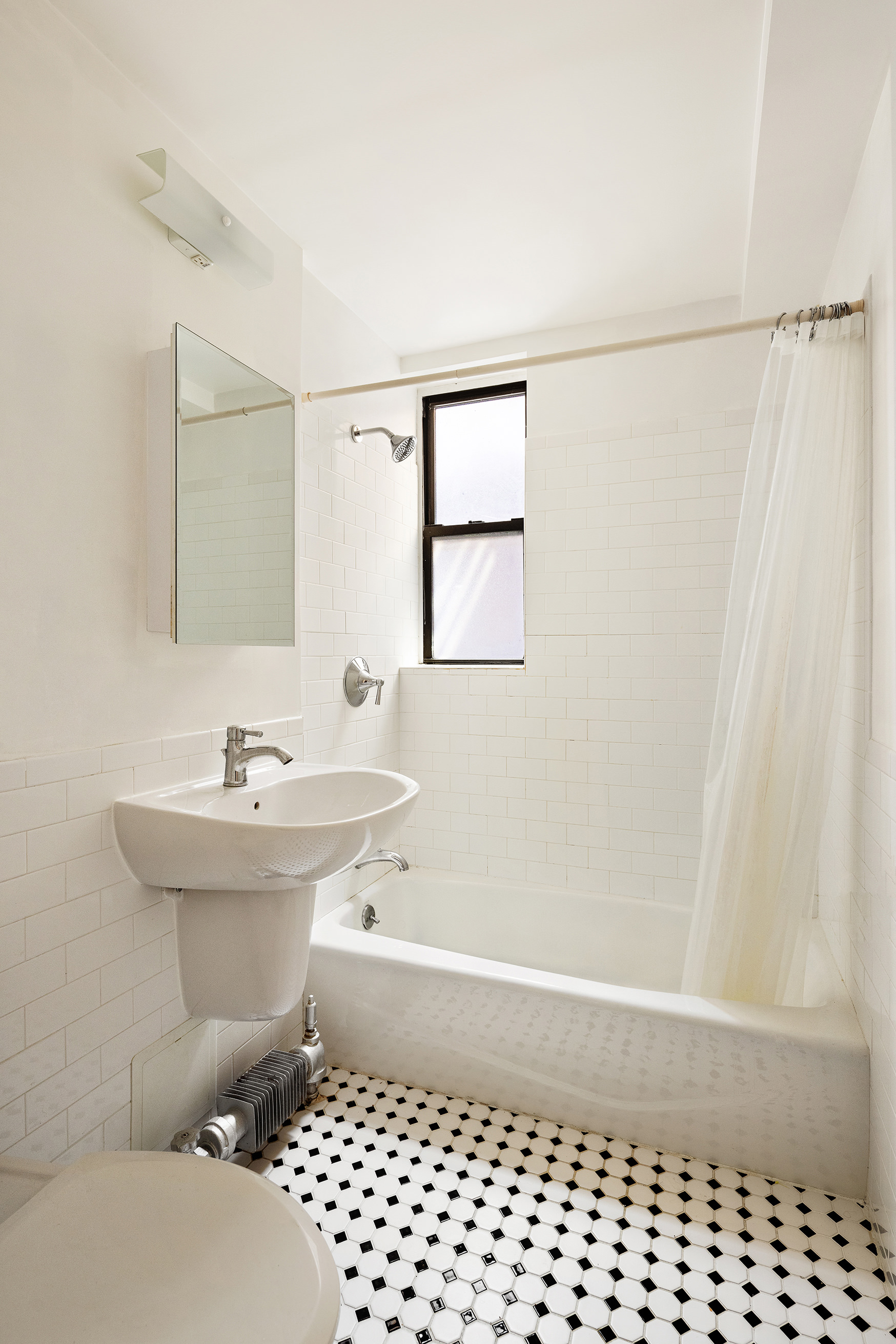 60 East 9th Street, Unit 508 Manhattan, NY 10003 - Photo 9 of 12