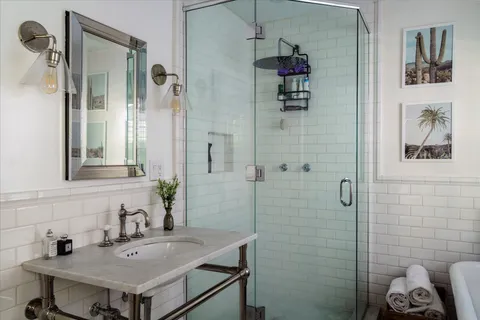 $1,549,000 | 8421 Kirkwood Drive, Los Angeles, CA 90046